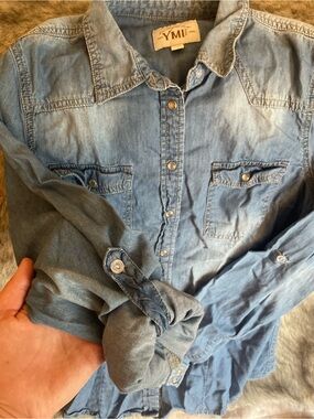 YMI Light Wash Denim Snap Button Down Shirt Long Sleeve Size L/G EUC